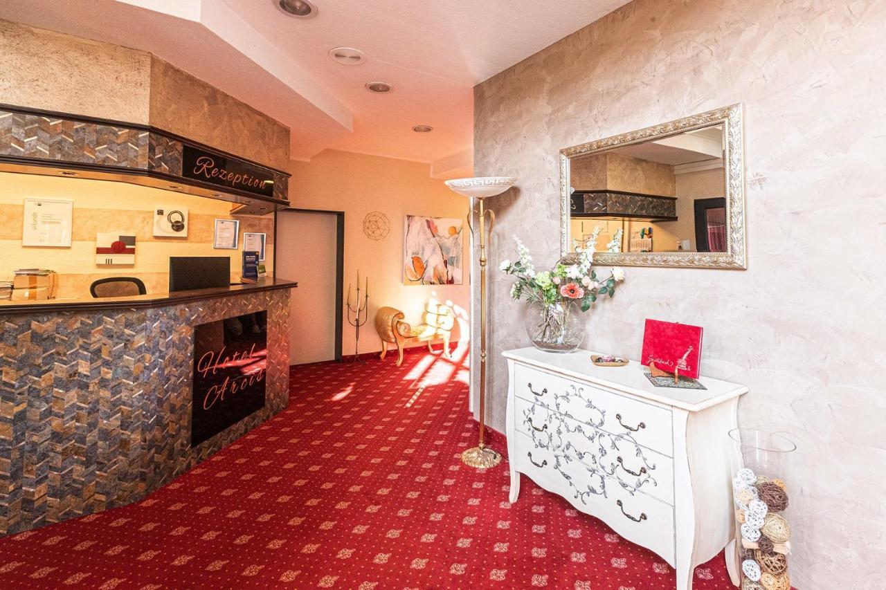 Hotel Garni Arcis Gomaringen Екстер'єр фото