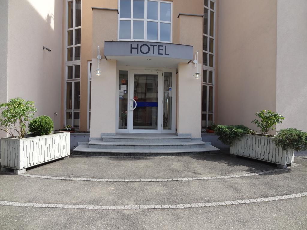 Hotel Garni Arcis Gomaringen Екстер'єр фото